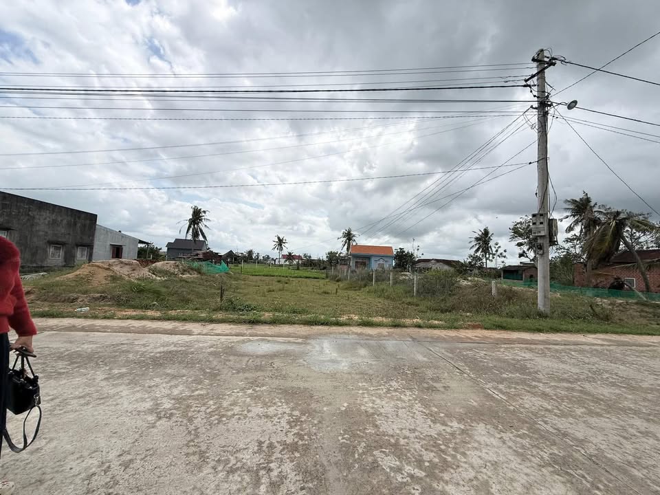 Đất nền Thôn Thuận Nhứt Bình Nghi 130m² 3xx triệu - Đường ô tô lớn