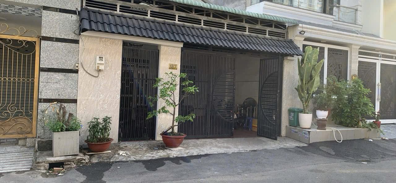 Nhà riêng Q12 Thạnh Lộc 116m² giá 7.7 tỷ - Ô tô vào tận nhà