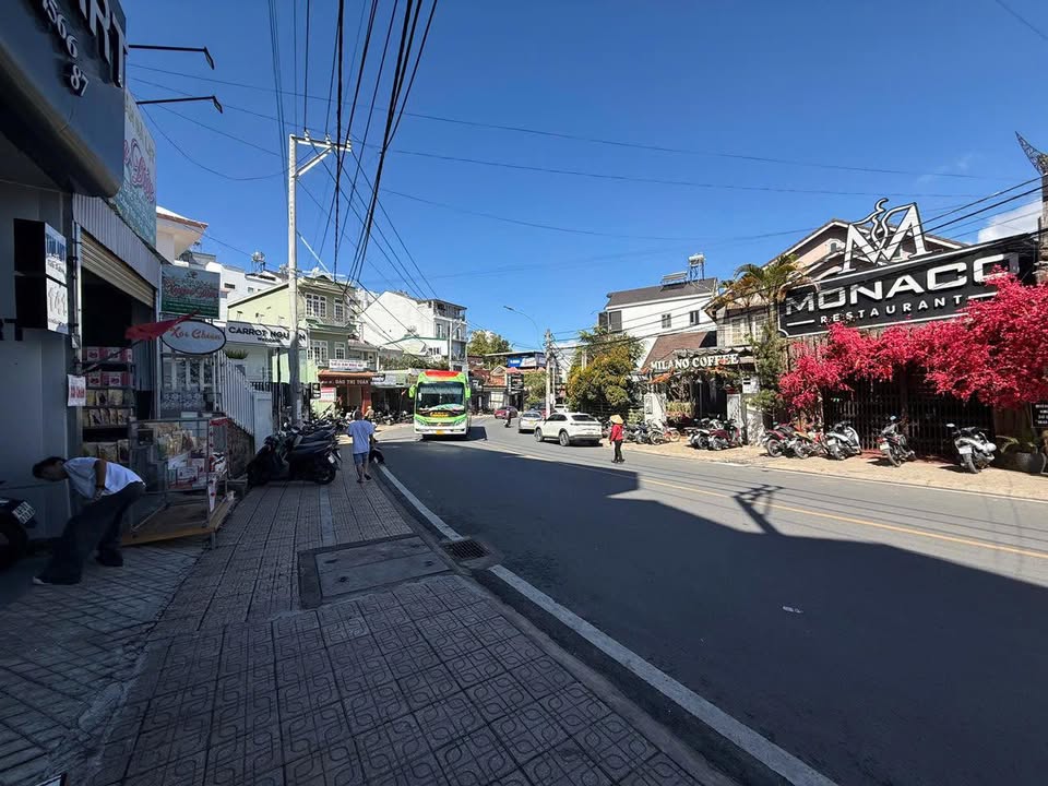 Hầm Nguyễn Công Trứ 200m² 10 triệu - Hoạt động ngay