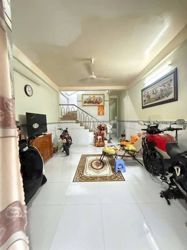 Nhà đường A9 Hưng Phú 128m² 3.2 tỷ - Ô tô vào tận nhà