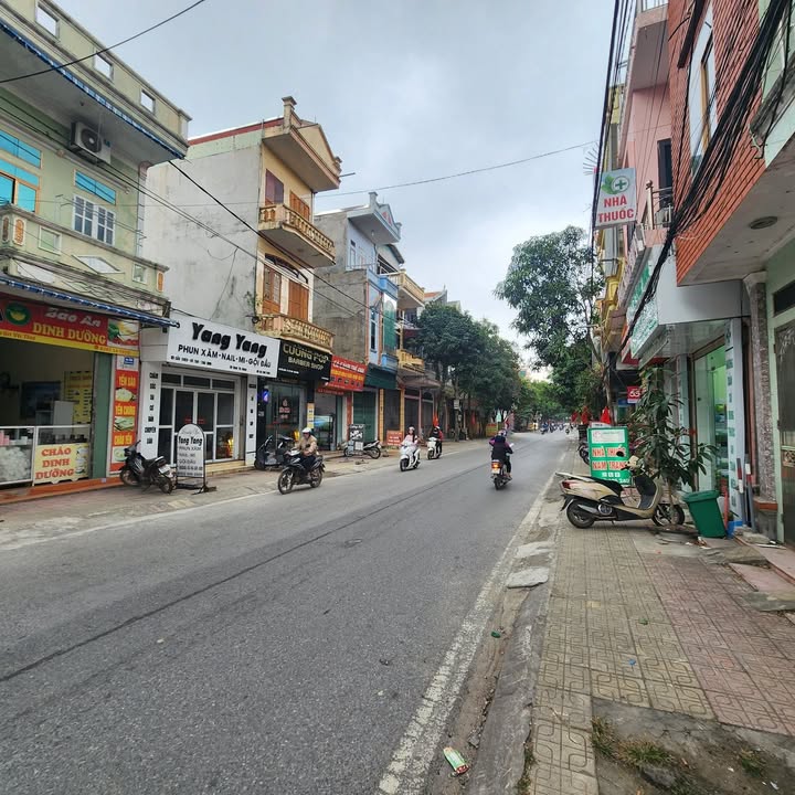 Nhà 3 tầng Minh Tân 33m2 giá 2,x tỷ - Sẵn sàng ở ngay