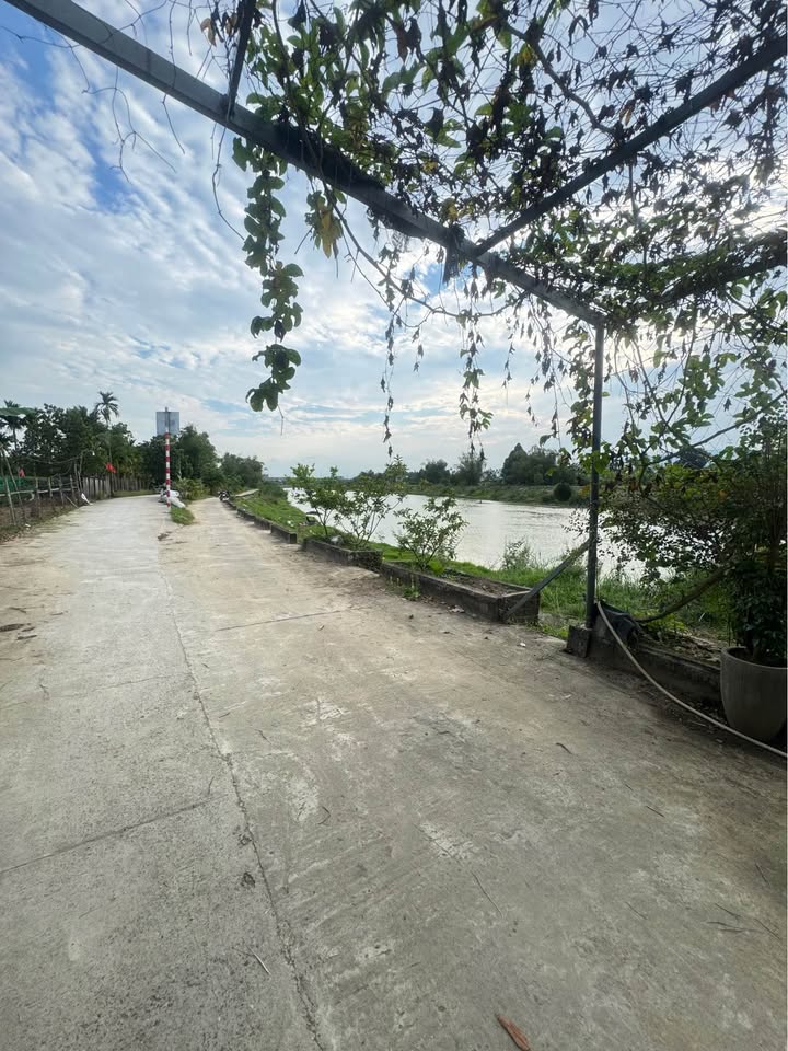 Townhouse Hoa Tien Da Nang 150m2 3.65 ty - San sang o ngay