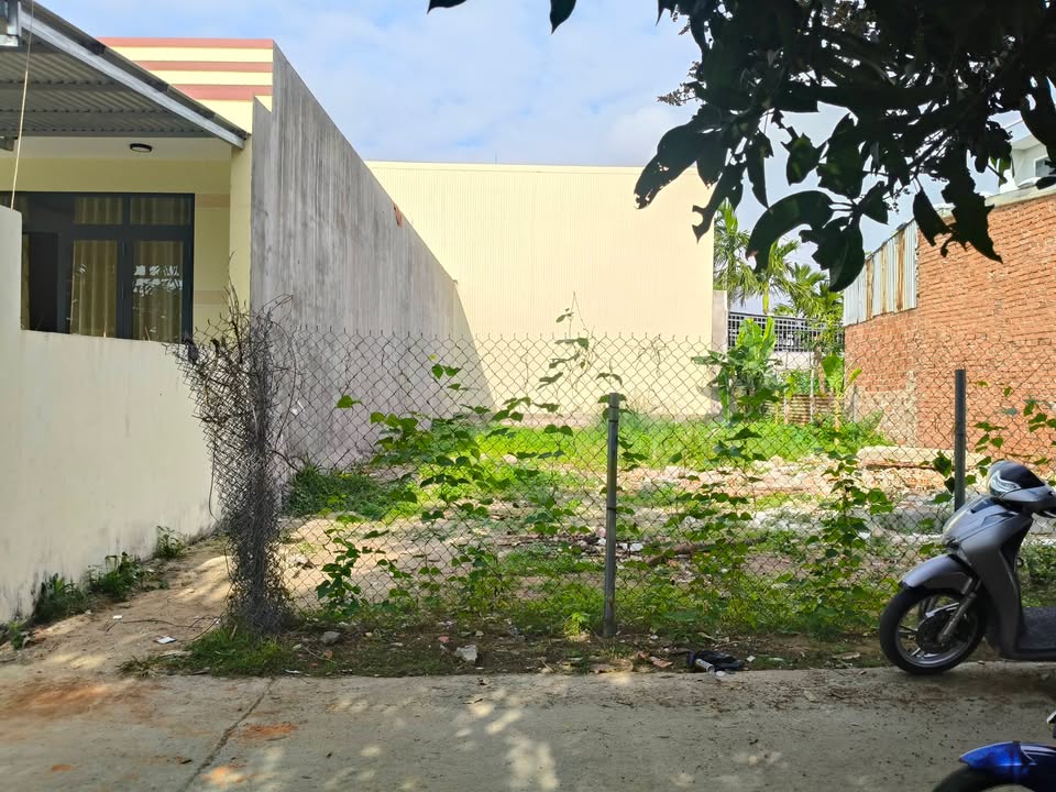 Đất Thạch Bích Quảng Ngãi 240m² 2.7 tỷ - Đường to ô tô