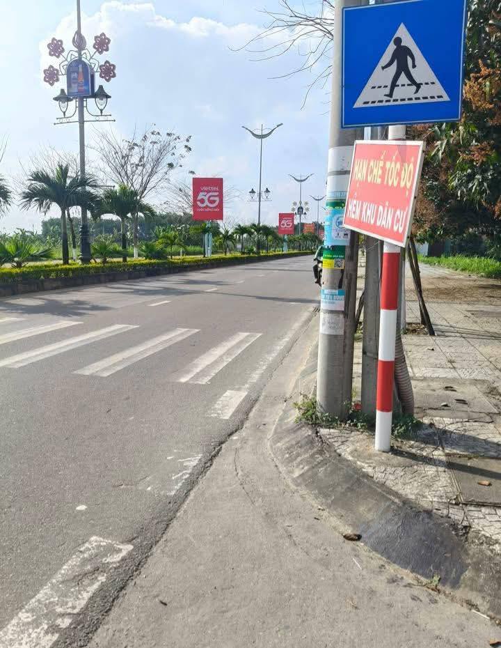 Đất nền Thạch Bích Bình Sơn 240m² giá 2.7 tỷ - Sổ đỏ chính chủ