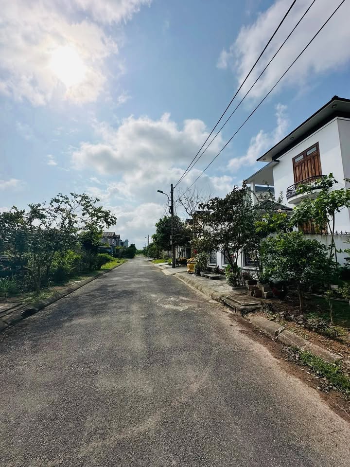 Nhà phố Đông Hà 216m² 1.6 tỷ - Mặt tiền kinh doanh