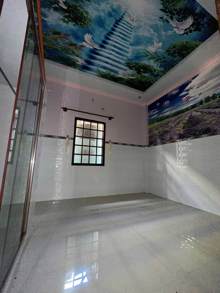 Nha mat tien Thon 6 Ham Chinh 300m2 2.4 ty - Oto vao nha