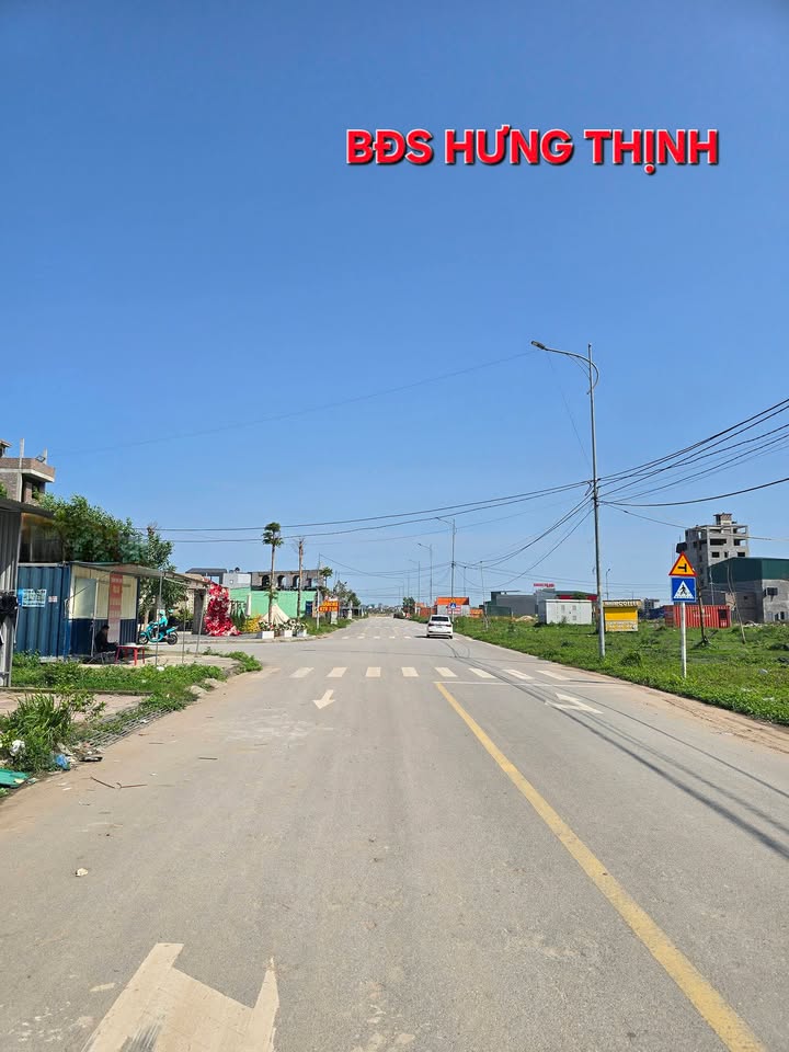 Nhà phố Từ Sơn 100m² 6 tỷ - Mặt tiền kinh doanh