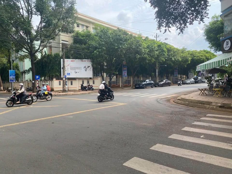 Khách sạn Phan Bội Châu Buôn Ma Thuột 26 tỷ - Hoạt động ngay