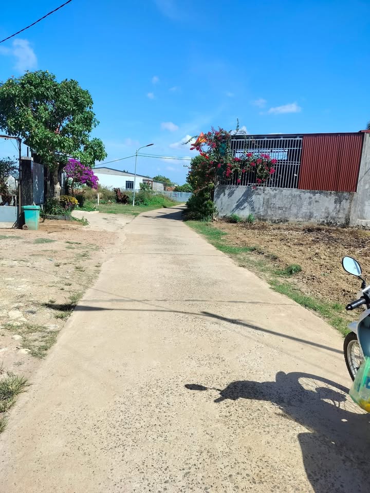 Đất nền Buôn Ma Thuột 240m² giá 6xx triệu - Đường ô tô