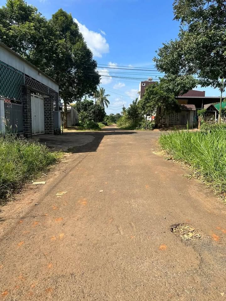 Đất nền Ea Kar 300m² giá 1 tỷ - Sổ đỏ chính chủ