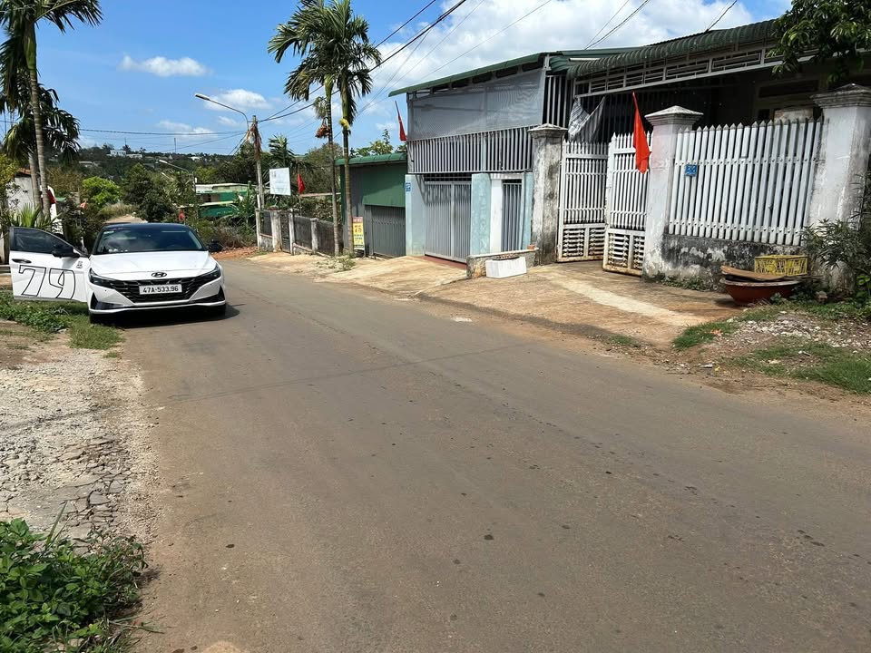 Nhà nguyên căn Phước An 176m² 2.2 triệu - Ô tô vào tận nhà