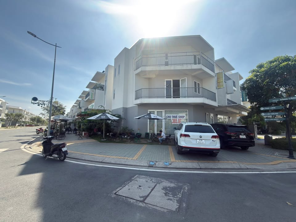 Nhà Biệt Thự Yên Tĩnh Phú Hữu 157m² 14.5 tỷ - Chính chủ bán