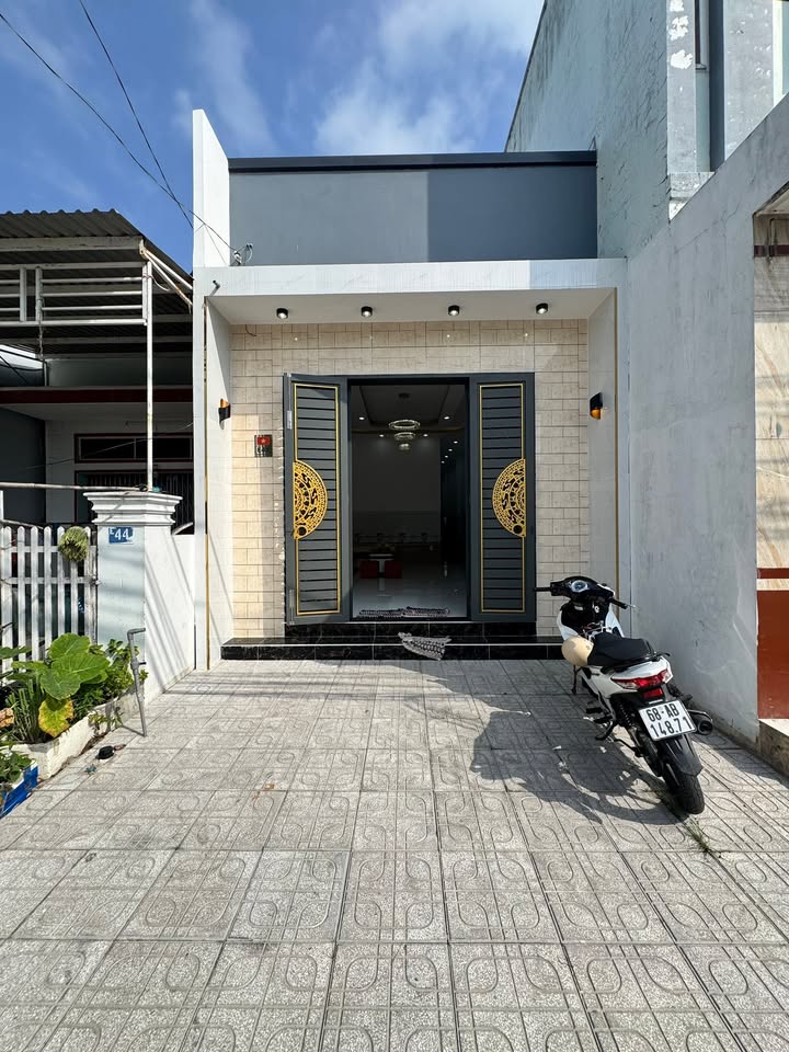 Nhà mặt tiền Rạch Giá 101m² 2.35 tỷ - Kinh doanh