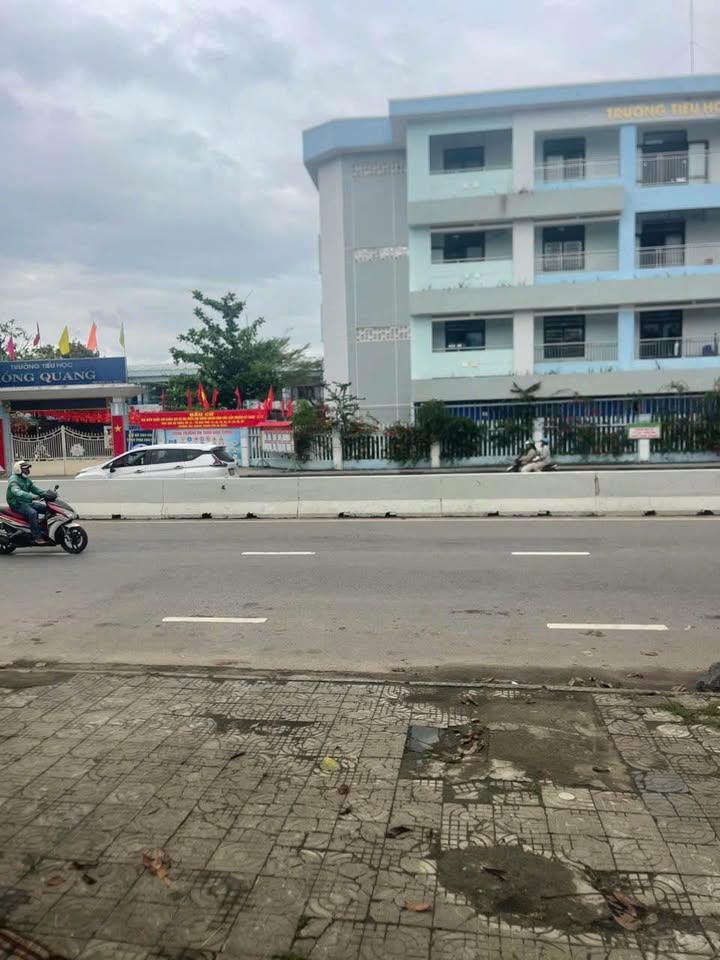 Nhà phố Hoàng Văn Thái 112.5m² 5 tỷ - Mặt tiền kinh doanh