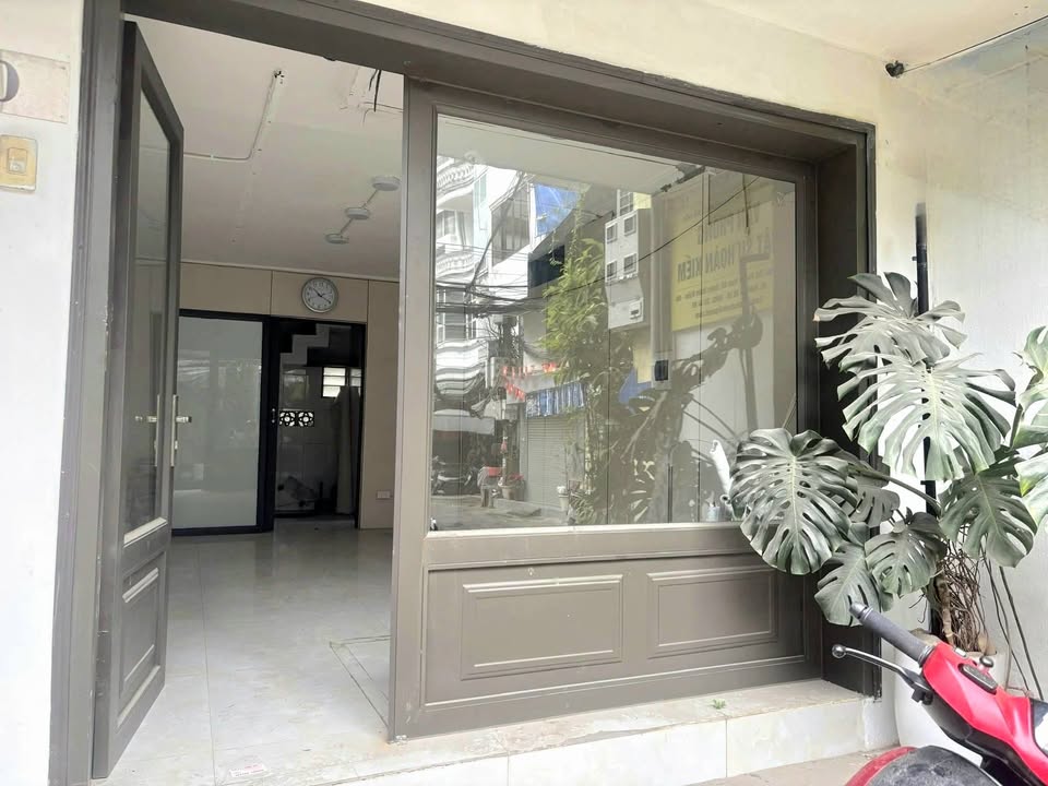 Townhouse Lý Nam Đế Hoàn Kiếm 38m² 17.5 tỷ - Ô tô vào nhà