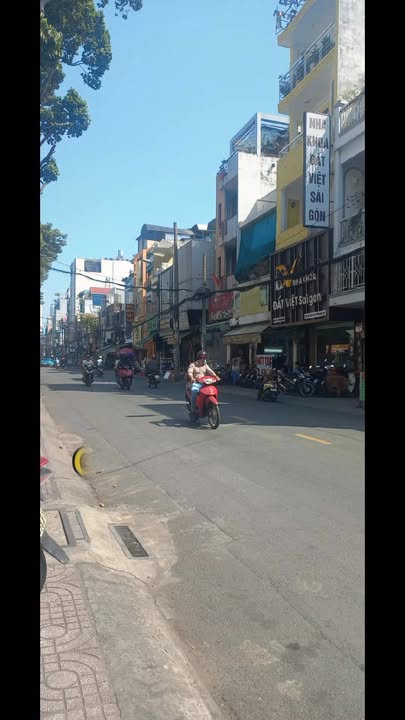 Nhà phố Ngô Quyền Q10 36m² 6.48 tỷ - Mặt tiền kinh doanh