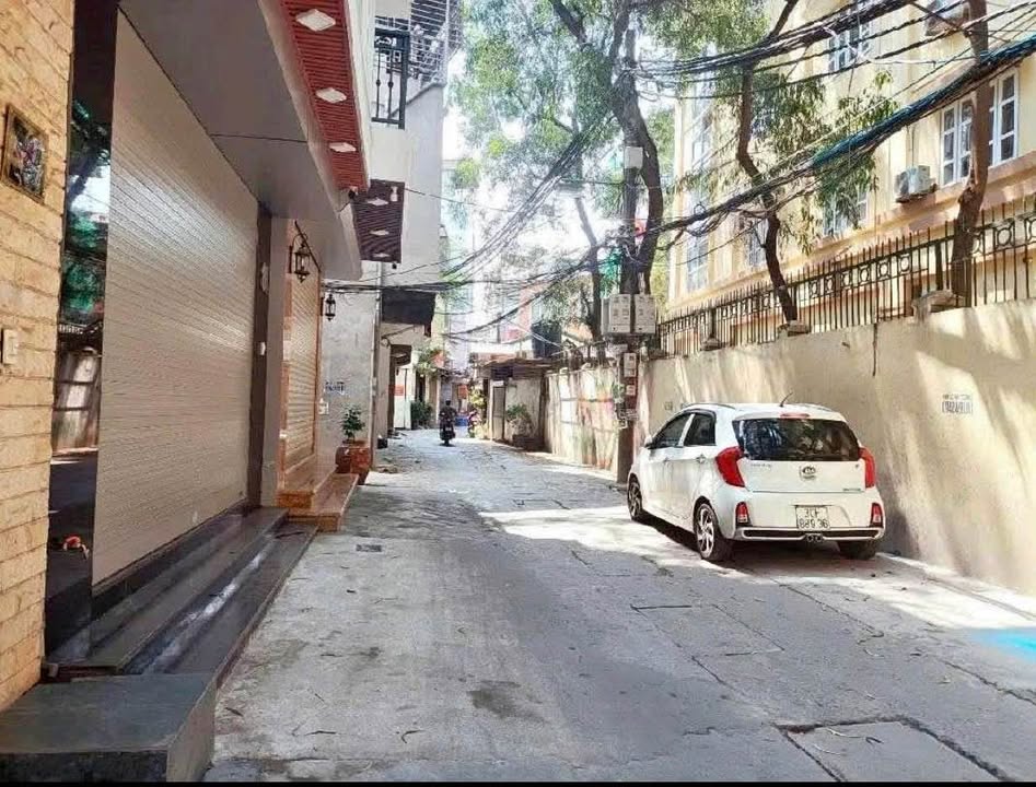 Nhà phố Phạm Văn Đồng Cầu Giấy 40m² - Ô tô vào tận nhà