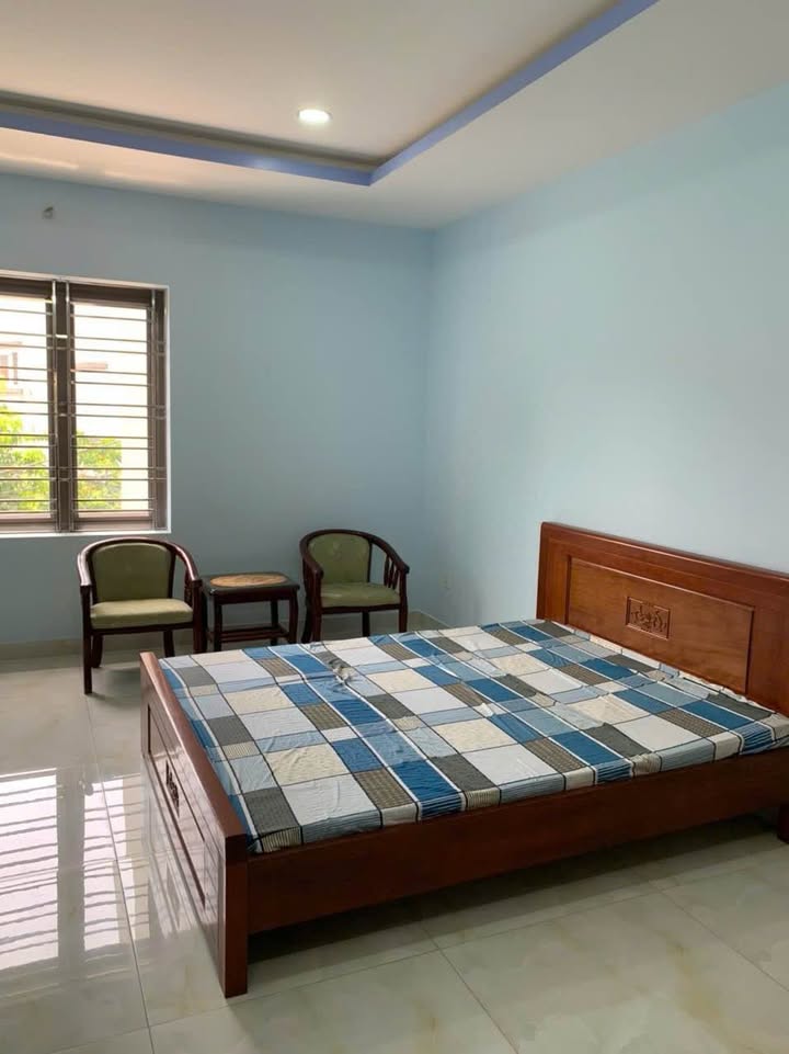 Nhà mặt phố Thiên Lôi 100m² 18 triệu - Ô tô vào nhà