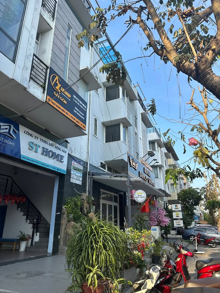 Nhà mặt tiền Hoàng Quốc Việt Q7 132m² 24.5 tỷ - Chính chủ