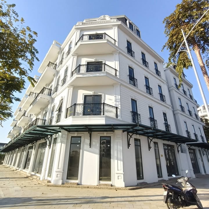 Nhà liền kề QL32 Hoài Đức 135m² 19 tỷ - Vị trí đẹp