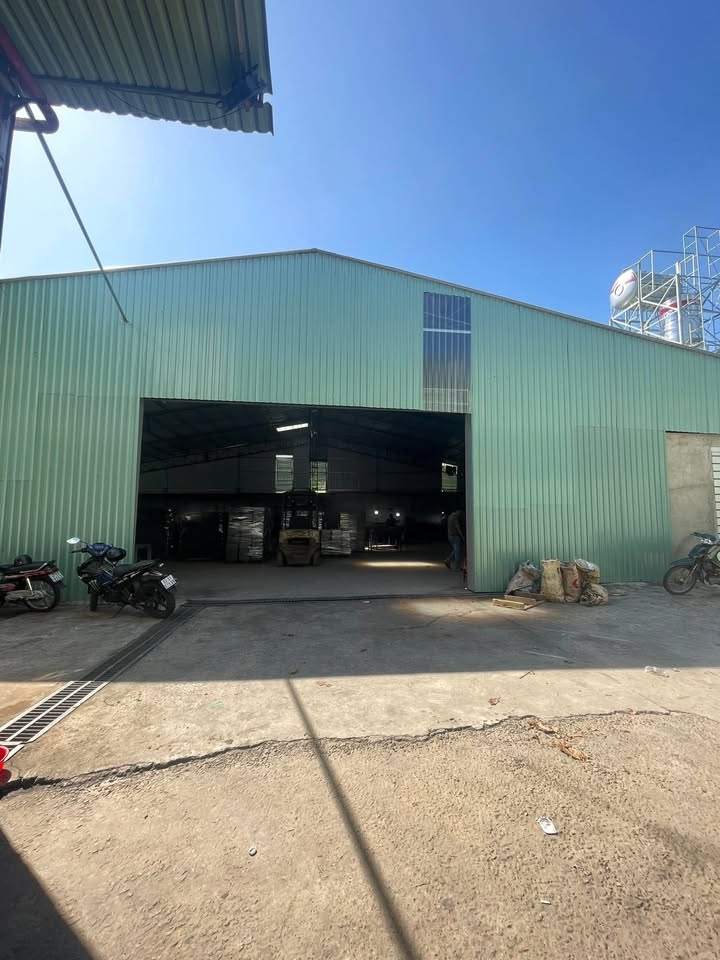 Kho xưởng Tân Hiệp Tân Uyên 400m2 22tr - Hoạt động ngay