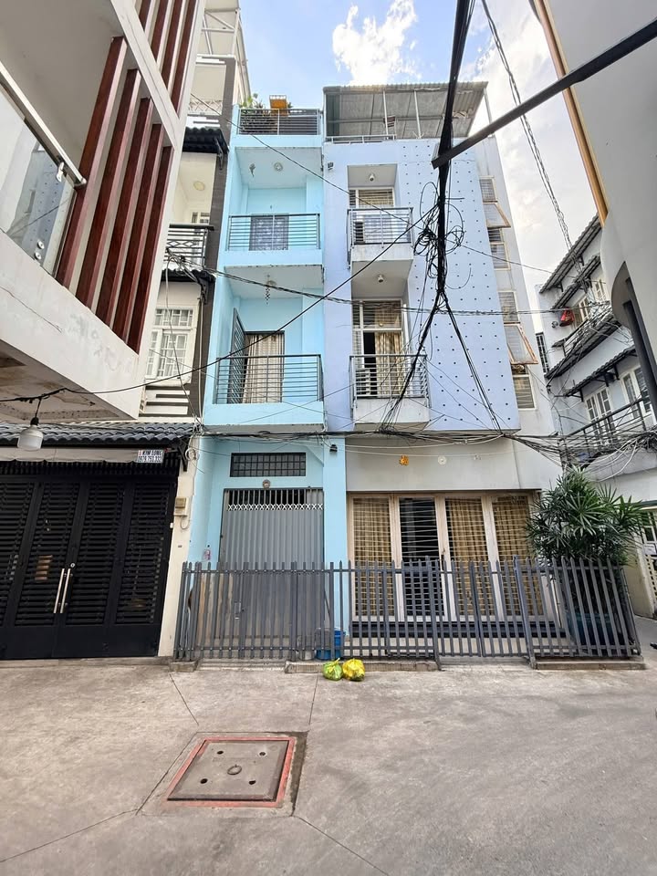 Nhà Lê Hồng Phong P10 Q10 57m² 8,95 tỷ - Ô tô vào tận nhà