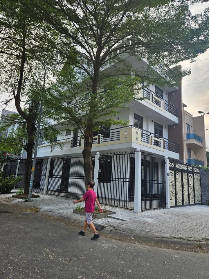 Townhouse compound Liên Phường Phường Linh Tây 168m² giá 19.9 tỷ - Mặt tiền kinh doanh