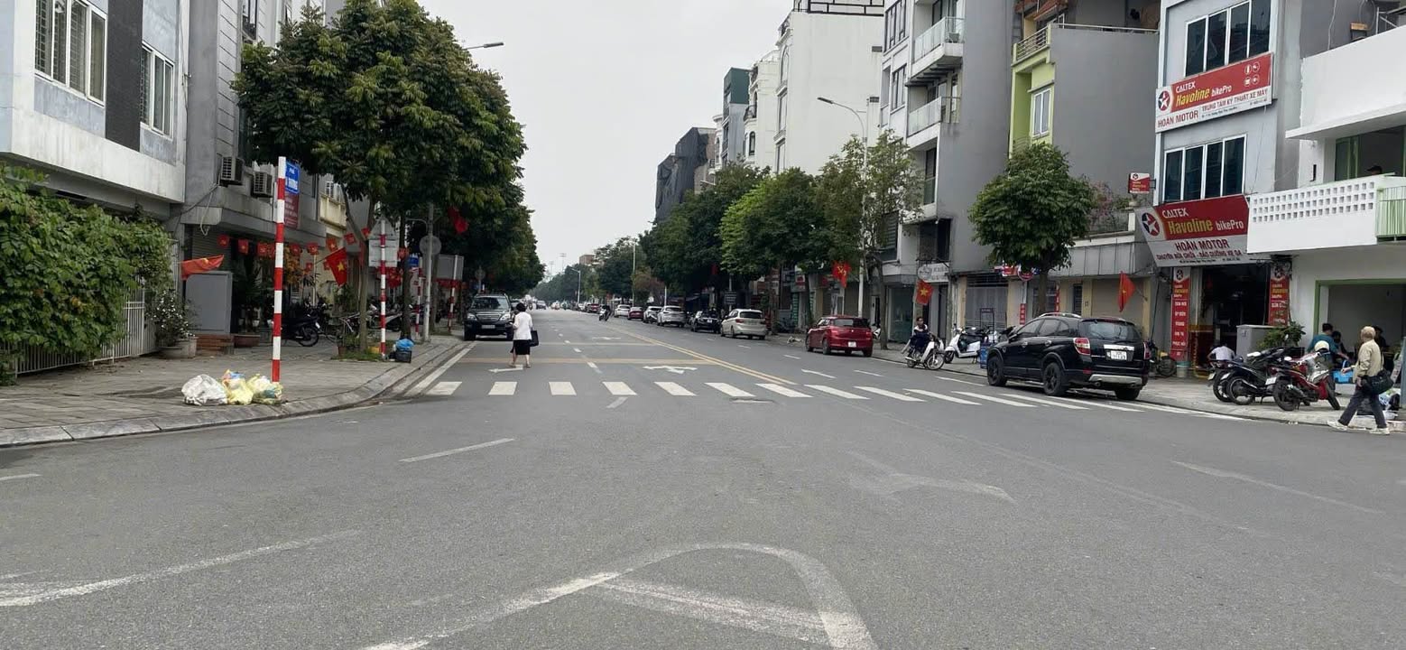 Văn phòng Ngọc Thụy 90m² 70 triệu - Tòa hạng A sẵn làm việc