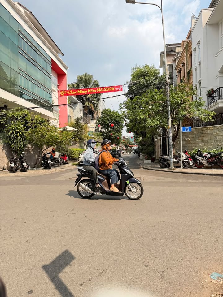 FrontHouse Phan Xich Long 214m2 39.99 tỷ - Mặt tiền KD