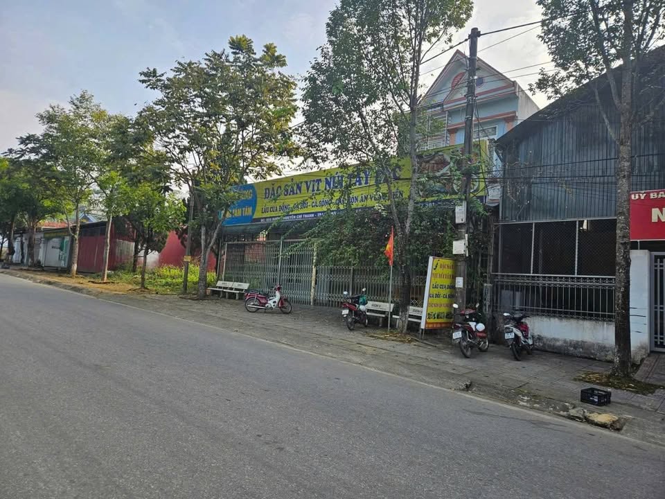 Nhà phố Lai Châu Nguyễn Chí Thanh 280m² 5 tỷ - Chủ ở liền