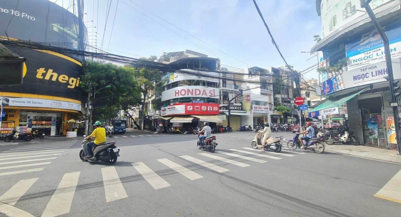 Nhà góc Hồng Bàng, Nha Trang 46.7m² 14.9 tỷ - Ô tô vào nhà