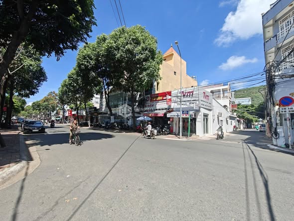 Nhà riêng Nguyễn Văn Trỗi P.4 88m² 12 tỷ - Ô tô vào tận nhà