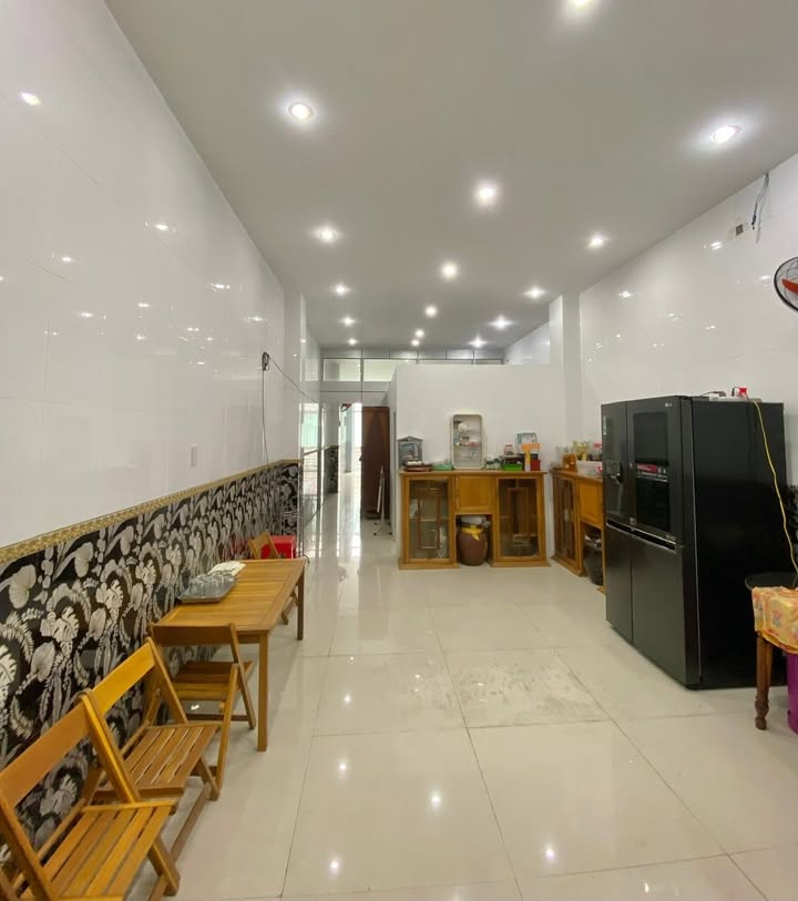 Nhà phố mặt tiền Nguyễn Thái Học 200m² 30 triệu - Cho thuê ngay