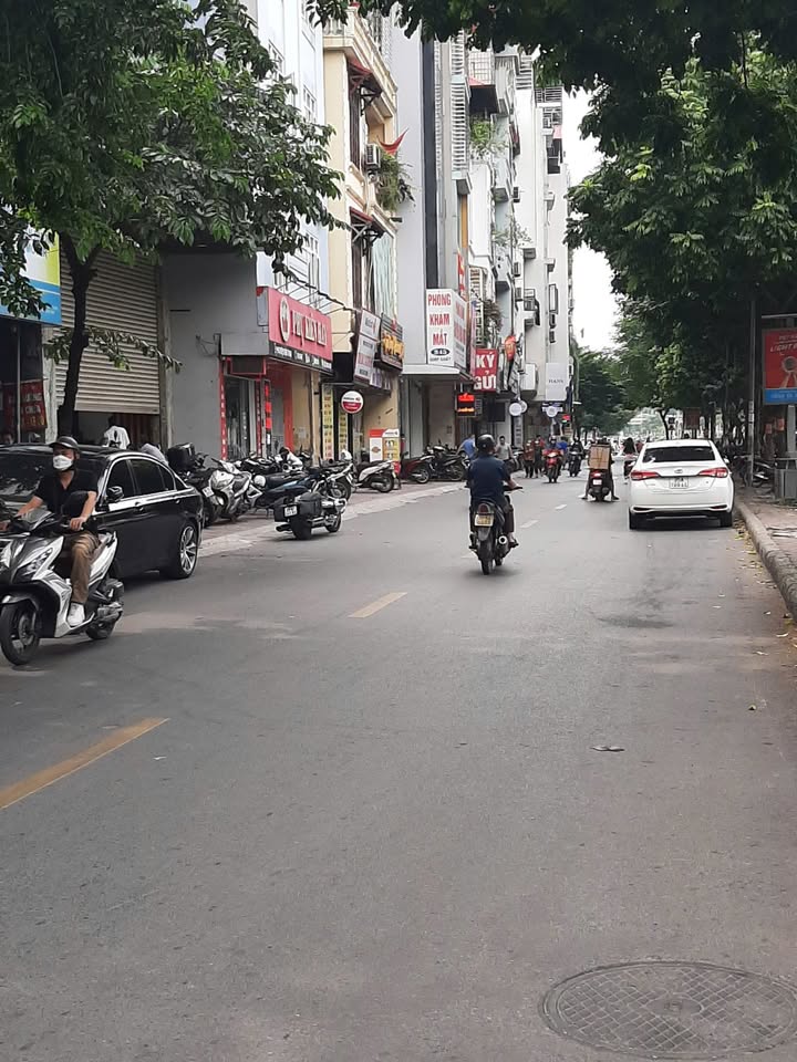 Nhà mặt phố Nguyễn Chánh 55m² 38,5 tỷ - Vị trí đắc địa
