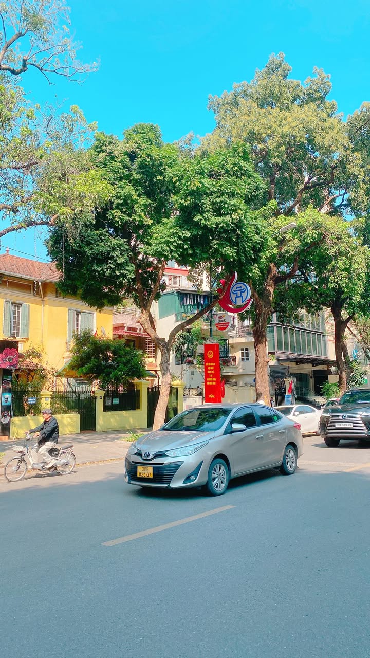 Nhà phố Trần Hưng Đạo 300m² 75 tỷ - Vị trí đắc địa