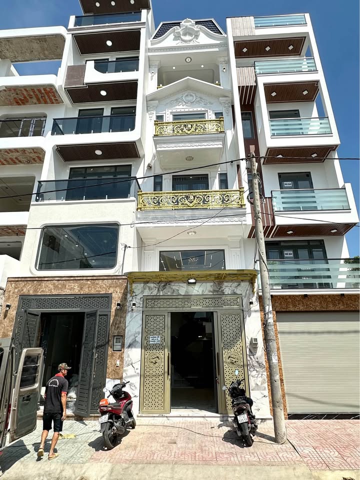 Nhà mặt tiền Ấp Chiến Lược 64m² 10.8 tỷ - Ô tô vào nhà