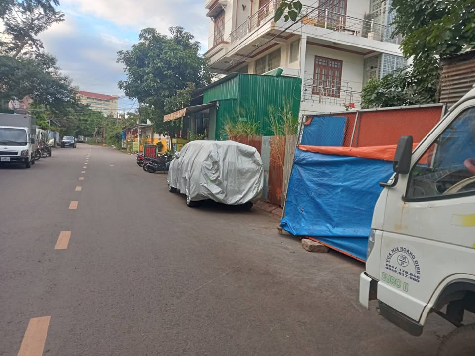 Nhà phố Y TLam Buôn Ma Thuột 93m² 16.9 tỷ - Mặt tiền kinh doanh