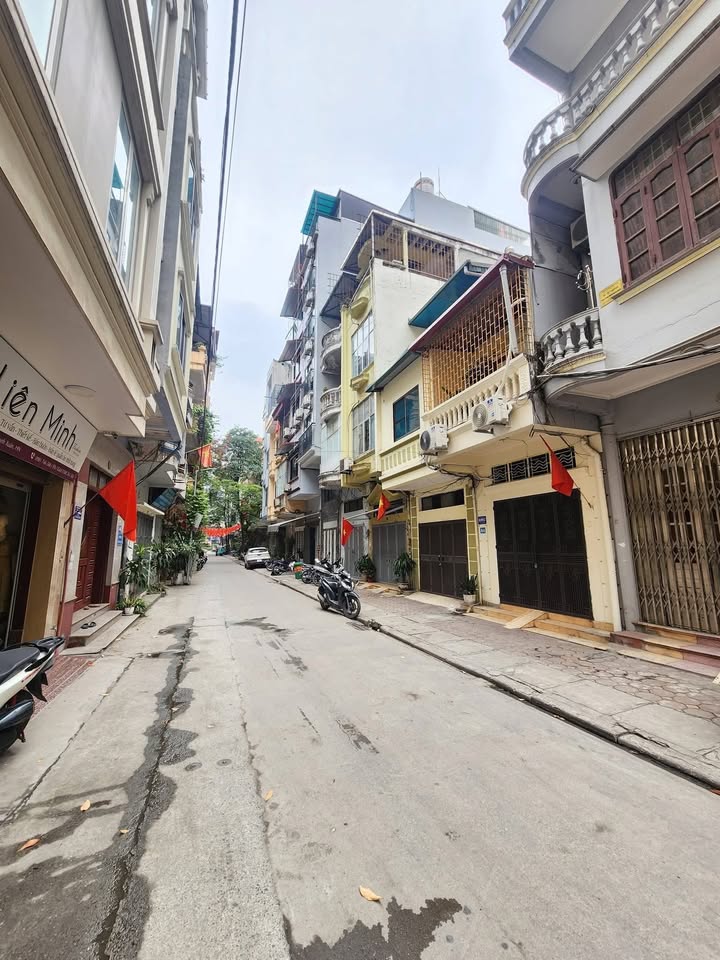 Đất nền Nguyễn Xiển 100m² 42 tỷ - Sổ đỏ chính chủ