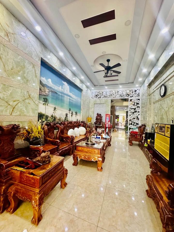 Nhà phố Tên Lửa Bình Tân 180m² 20 tỷ - Mặt tiền kinh doanh