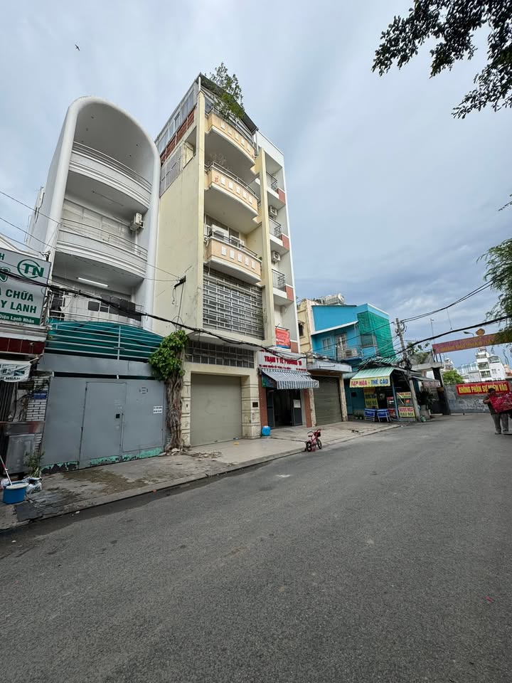 Nhà Nguyễn Tất Thành Q4 80m² 18.5 tỷ - Ô tô vào tận nhà