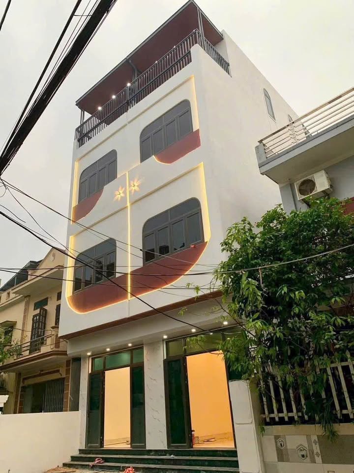 Nhà riêng Trần Hưng Đạo Thái Bình 40m² 3 tỷ - Ô tô vào tận nhà