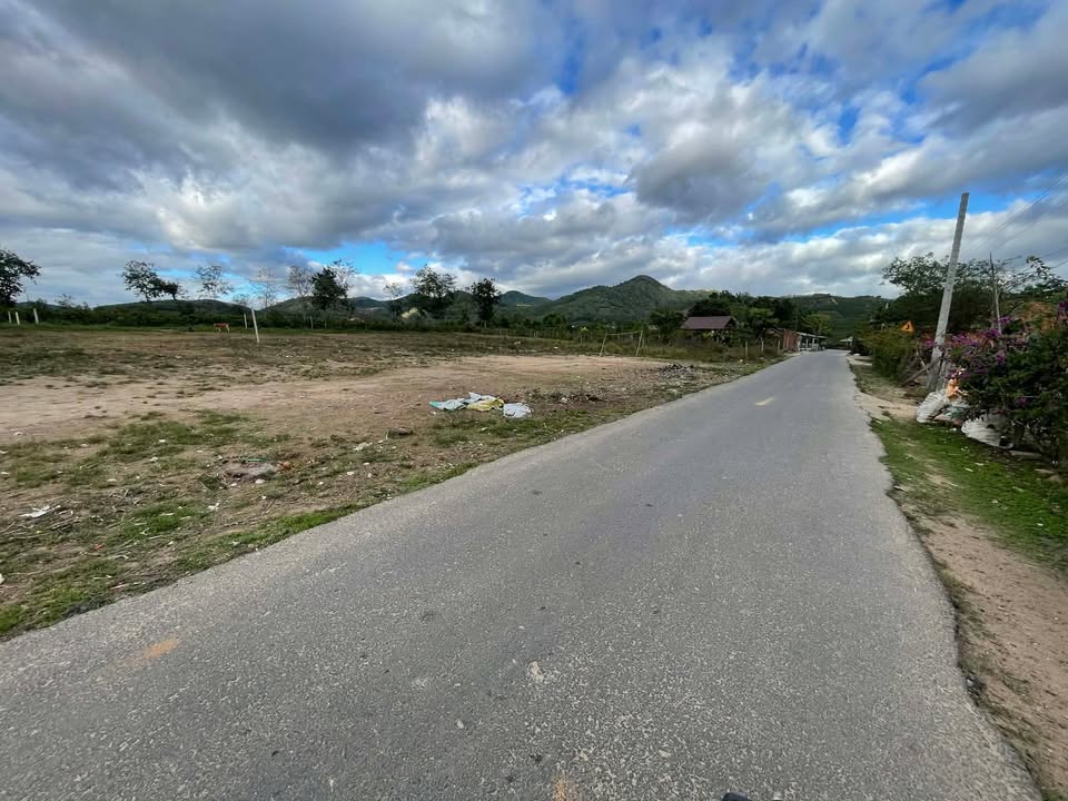 Đất nền Konlok Kon Tum 1488m² 790 triệu - Đường to ô tô
