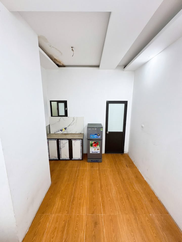 Phòng trọ Đội Cấn 20m2 3.2 triệu - Sẵn sàng ở ngay