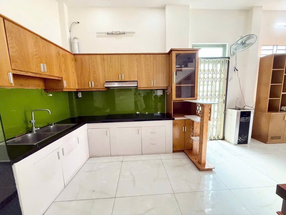 Nhà riêng Hà Huy Giáp Q12 75m2 12 triệu - Ô tô vào nhà