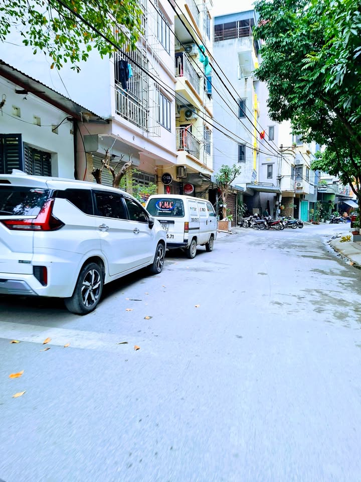 Nhà phố Văn Quán 32m² 1x tỷ - Mặt tiền kinh doanh