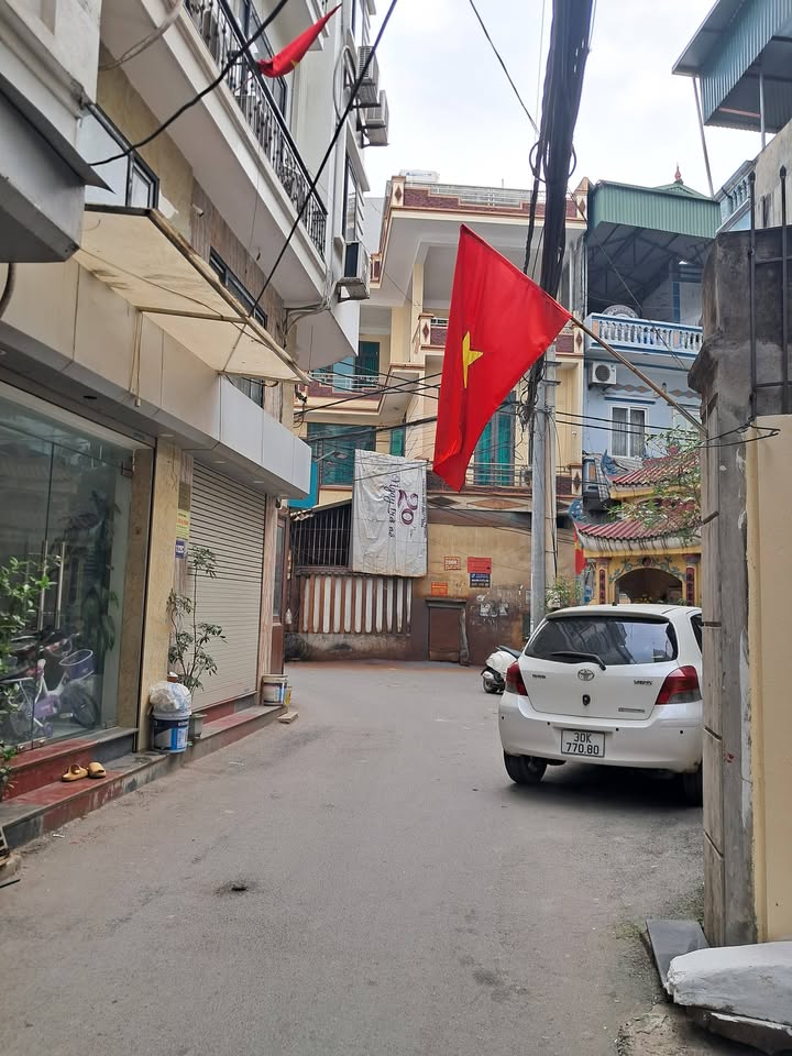 Nhà riêng Yên Nghĩa 32m² 4 tỷ - Ô tô đỗ cửa, sẵn ở