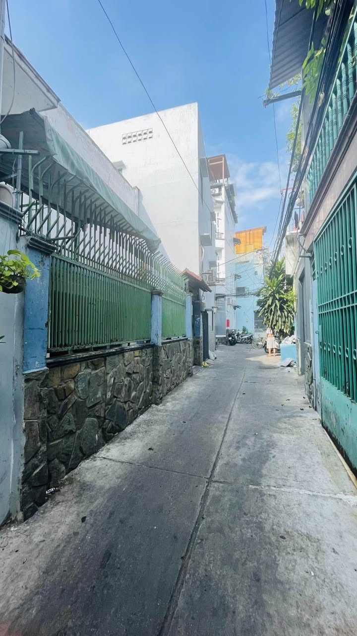 SmallHouse Quan 6 22m2 gia 3.5 ty - Chinh chu ban, oto vao