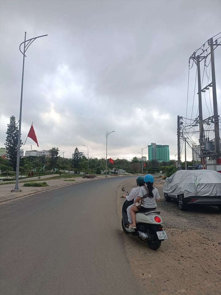 Nhà Phường 5 Tuy Hòa 87m² 2.9 tỷ - Ô tô vào tận nhà