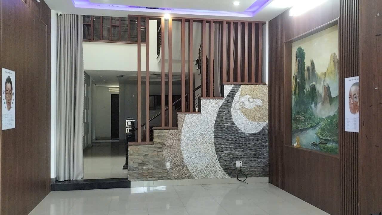 Nhà 3,5 tầng Hòa Minh 100m² 20 triệu - Sẵn sàng ở