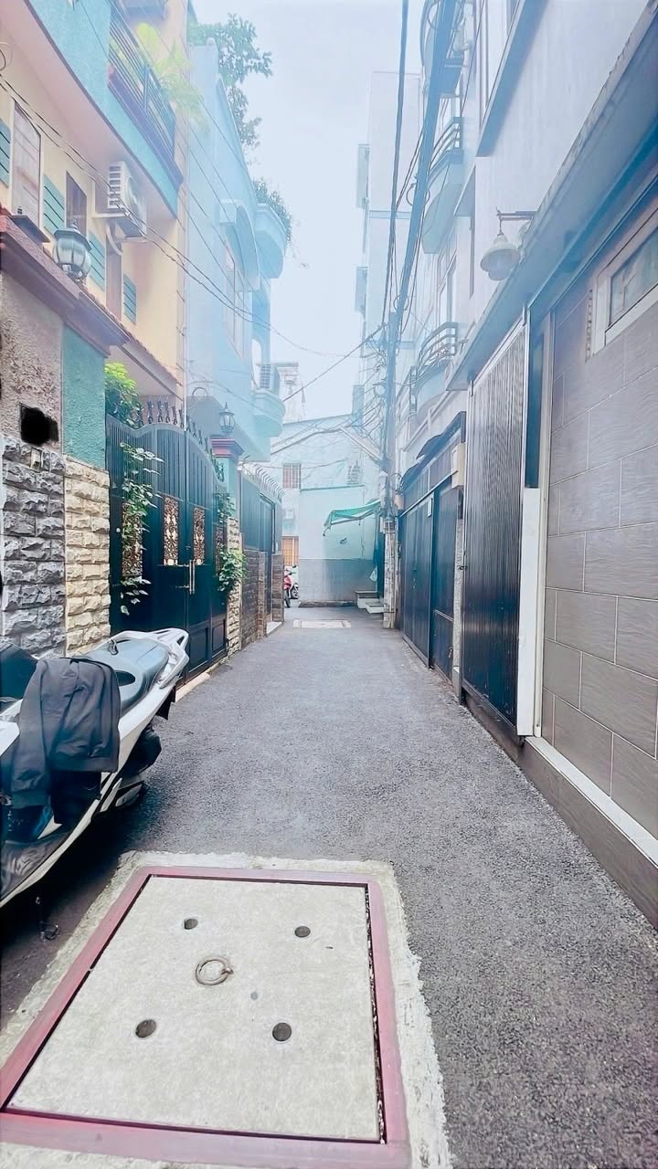 Nhà Phan Xích Long 25m² 6.2 tỷ - Ô tô vào tận nhà